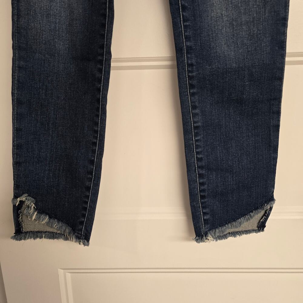 NEW NWT Women's Altar'd State Distressed Crop Skinny Jeans Fray Ankles | Size 7 - Picture 4 of 11